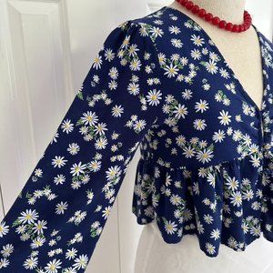 Altar'd State Blouse Daisy Print Blue Cropped Ruffle Long Sleeves Medium EUC TOP
